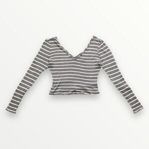 So Sik Women’s Kinit Striped Long Sleeve Cropped Medium Gray